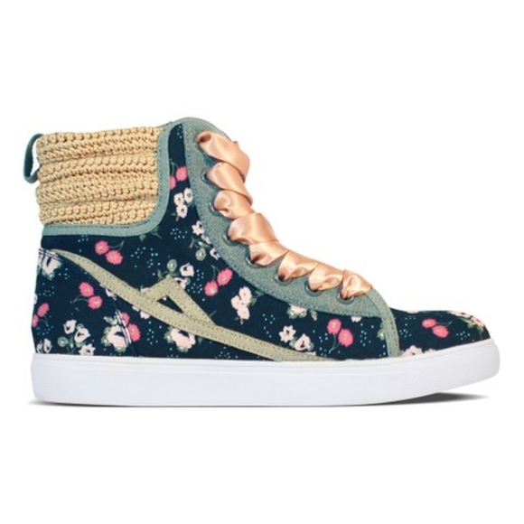 Poppy Lifestyle Shoes - Black Encourager Hi-Top Sneaker - Women